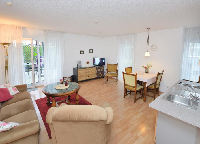 56 qm 1 OG mit Aufzug u. Balkon